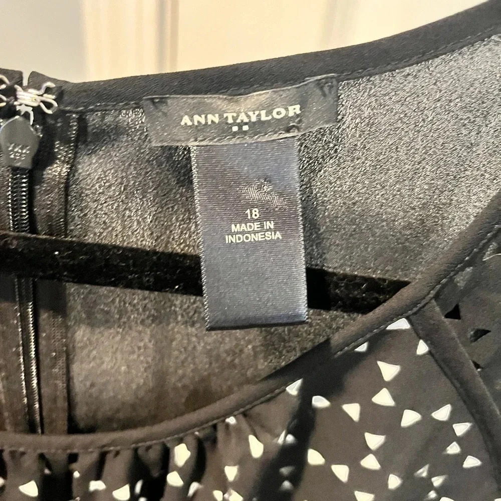 ~Ann Taylor~ Blouse - Size 18 - Picture 5 of 6